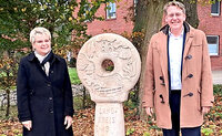 Stele-unser-Dorf-hat-Zukunft-brualv